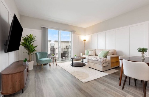 Warrenville Apartment | Naperville 2BR Escape | Pool, Gym, Pickleball!