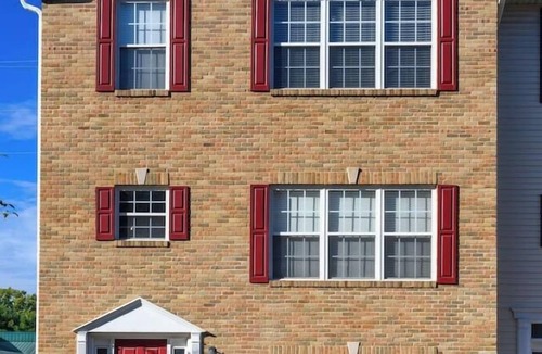 Roseland House | ND Luxury Townhome 8 min to ND Stadium!
