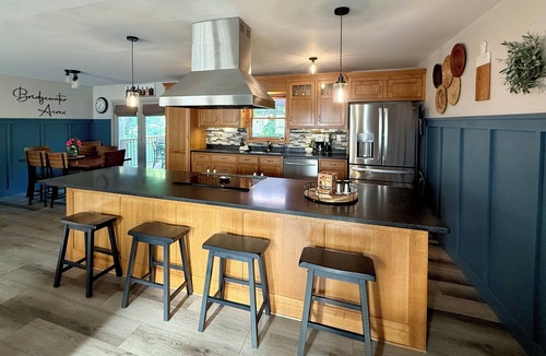 Bridgman House | Near Lake Michigan- Weko Beach | Private Setting | Beach Gear