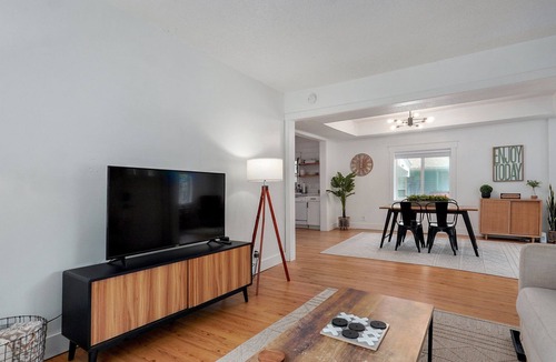 Rountree House | Near Missouri State, Downtown & Bass Pro, Family Friendly, Dogs Welcomed