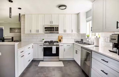 Bensenville House | Near ORD & Rosemont Game Room Sleeps 10