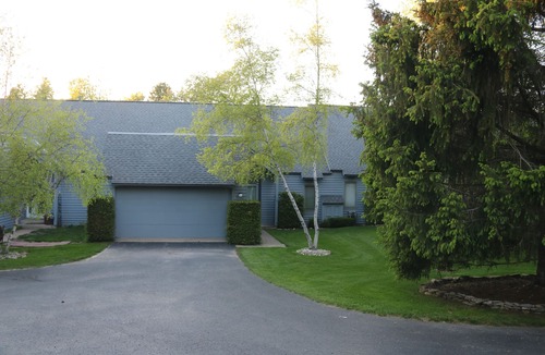 Petoskey Condo | Near skiing; Pool & Hot Tub Access- Mom’s Condo: Cute 3 Bedroom, 2.5 Bath