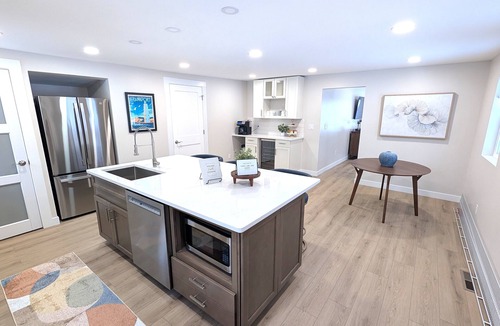 Frankfort House | New! Lake, Town, and Dunes - Simply Gorgeous and Great Location in Downtown Frankfort! Also dog-friendly!