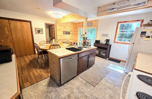Pentwater Cottage | NEW LISTING 15% OFF 5BR Lake Michigan Cottage Private Retreat Family Friendly