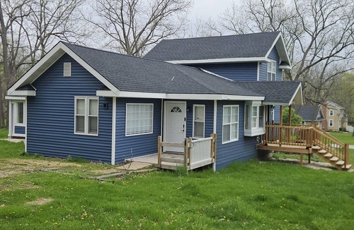Delavan Lake House | New Renovation: 5BR Lake Delavan Retreat, Fire Pit, Huge Yard, Lake Access