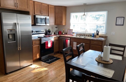 Racine House | New Sunset! Pro Cleaned, Self Check in - Sleeps 8