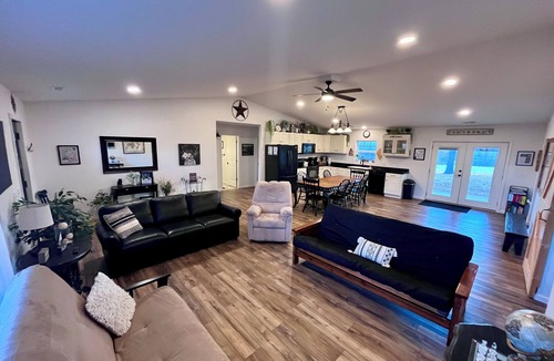 Makanda Cabin | NEW! The Blue View Cabin - A Winery and Outdoor Recreation Get Away