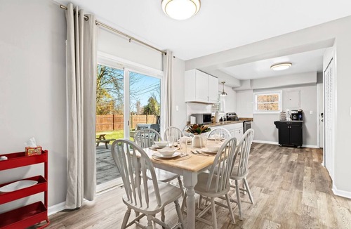 Anchorville House | New! Warm & Cozy 3BR w/Hot Tub, Firepit & BBQ!