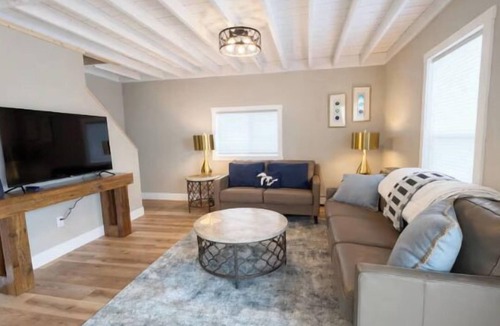 Christmas House | Newly remodeled Lake Superior views by Pictured Rocks