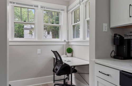 Springfield House | Newly-renovated House - Luxurious Massage Chair - Close to Attractions/Hospitals