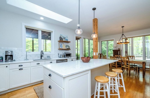 Union Pier House | Newly Updated Union Pier Home with Deeded Beach Access!