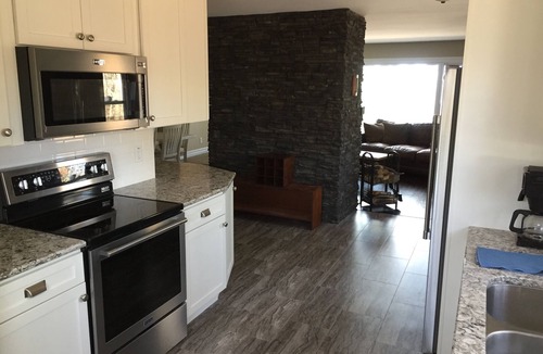 Coloma House | Norwood Cottage on lake Michigan, sleeps 6, dogs welcome