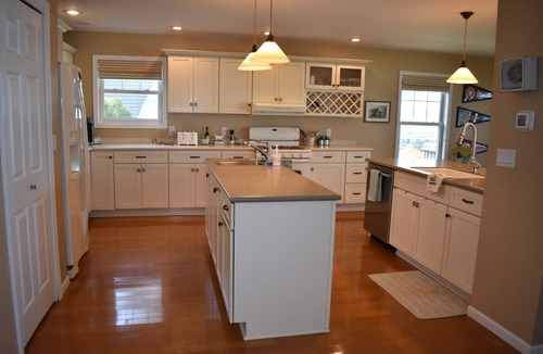 Cassopolis House | Notre Dame Football! Sleeps 15 on Diamond Lake, Cassopolis MI.