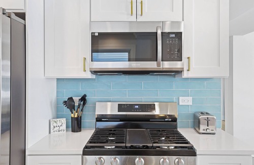 Oak Lawn House | Oakley: 3BR-2.5BT Home. Main level B+B & Fully Fenced yard!