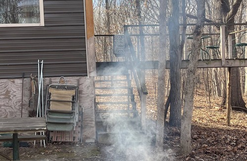 Lakewood  Shelby County Cabin | Off grid cabin adjacent to Corp of Engineers ground. Perfect Deer Camp