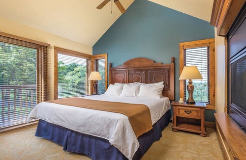 Hanover Resort | OFFICIAL LISTING | WorldMark Galena 1 BR w/Fireplace, Jetted Tub, Pool & More!