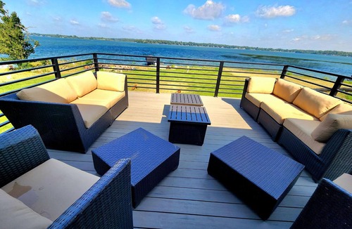 Alexandria House | On Lake Time! Stunning Modern Lakefront 5 BR/4 BA on Maple Lake ~ Sleeps 12+