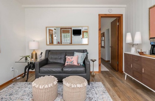Saugatuck Villa | On the Hill - One Bedroom Villa, Sleeps 2