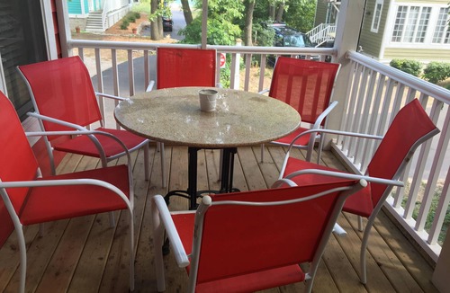 Michigan City House | One hour & 15 minutes from Chicago! Create family traditions at Big Red!