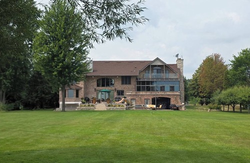 Van Dyne House | one-of-a-kind Tuscany-inspired retreat on the shores of Lake Winnebago