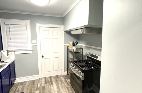 Highland Historic District House | Operation Relaxation located near Centenary College and Querbes Golf/Tennis.