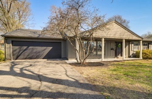 Prairie Village House | Overland Park Home Near Dtwn w/Easy Hwy Access
