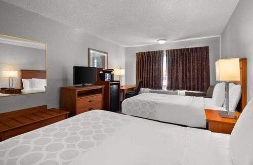 Romulus Hotel | Park Inn by Radisson, Detroit Metro Airport