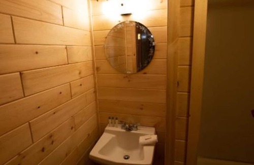 Mackinaw City Hotel | Peaceful 1-bedroom in the heart of downtown Mackinaw City.
