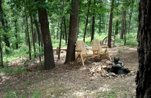 Blue Eye Cabin | Peaceful and Spacious Log Cabin Rental with Woodland Views near Branson, Missouri