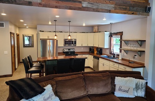 Blue Springs Other | Peaceful private nature escape - Barndo retreat on 10 wooded acres, mins from KC