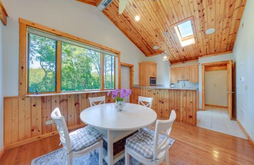 Warrenville House | Peaceful Warrenville Home: 1 Mi to Herrick Lake!