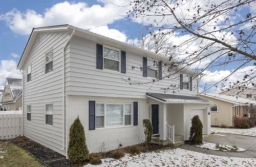 South Bend House | Peach Tree Place - Updated Home in South Bend