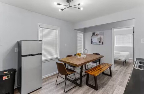 Ecorse House | Perfect 4-bedroom house with AC in pleasant Ecorse