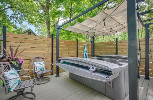 Roselawn Finance House | Pet-Friendly Cincinnati Retreat w/Hot Tub