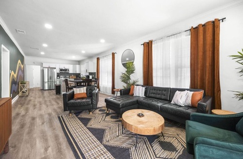 Crosstown House | Pet-Friendly Memphis Retreat Near Crosstown, Downtown & Zoo