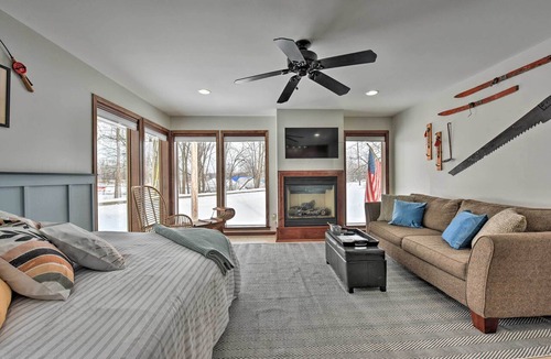 Wabasha Apartment | Pet-Friendly Retreat w/Deck: Steps to Marina!