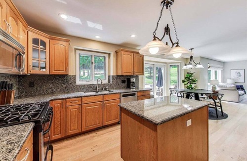 Lake Geneva House | Pickle My Fancy | Pickleball, Basketball, Sauna, Game Room, Sleeps 13