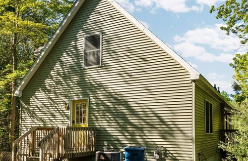 Honor House | Platte River Sauna, Hot Tub & Kayaks, Near Dunes