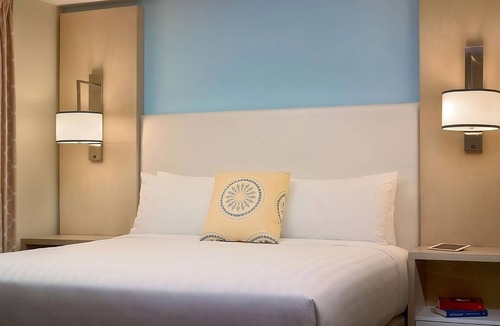 Auburn Hills Hotel | Pleasant Stay, Convenient Location! Full Kitchen, Outdoor Pool, Pets Allowed