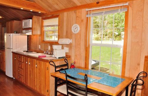 Plymouth Resort | Plymouth Rock Camping Resort Rustic Cabin