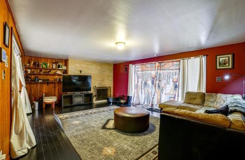 Olympia Fields House | Pool, Gym & Basketball Court: Olympia Fields Home