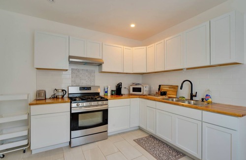 Greater Grand Crossing House | Pool Table! Pet-Friendly Haven 6 Mi to Rate Field
