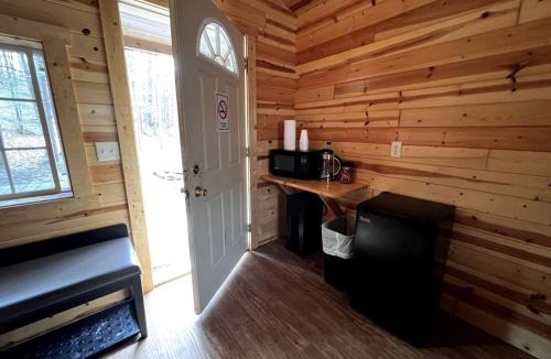 White Lake House | Porched Cabin for a Memorable Family Glamping Getaway near Wolf River in Wisconsin