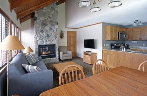 Breezy Point Resort | PRICE REDUCED for 3-bedroom cabin at Breezy Point Resort July 26-Aug 2