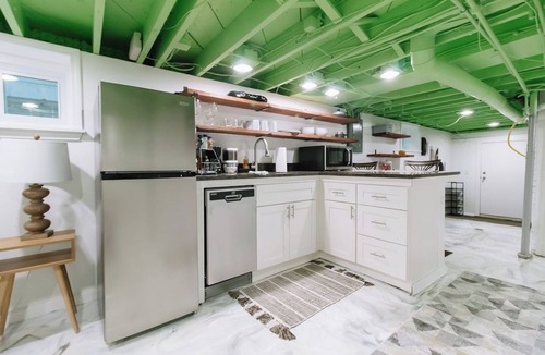 Northeast Kansas City House | Prime location-Comfy-Guest Suite-Spacious
