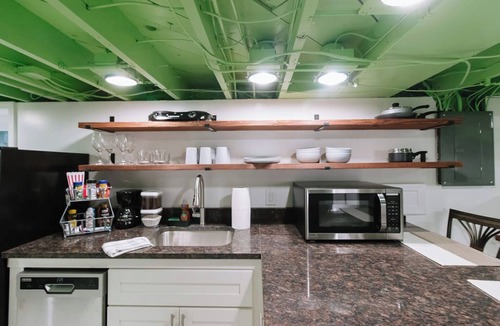Northeast Kansas City House | Prime location-Comfy-Guest Suite-Spacious