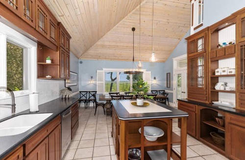 Saugatuck Villa | Private beautiful surrounding hot tub mins to Saug