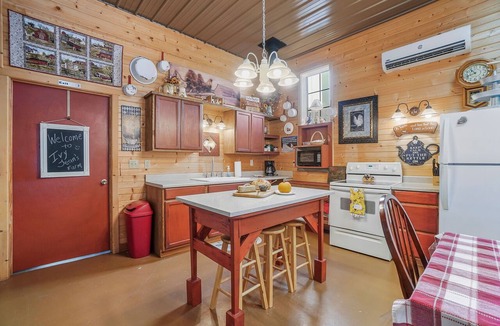 Cape Fair House | Private Big Beautiful Farmstead in Branson Country, All Wheelchair Accessible