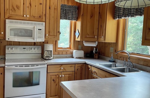 Nevis Cabin | Private cabin on pristine lake with prize fishing!