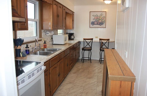 Saint Mary House | Private Hot Tub + Fire Pit | 4BR/2Bth Ranch | 10 Min to Historic Ste. Genevieve by Timber Oaks Vacation Rentals